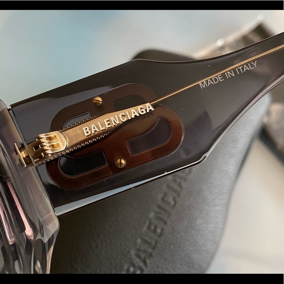 BALENCIAGA SUNGLASSES, WIDE EXTRA LARGE TEMPLE LOGO, SMOKE, PARIS COLLECTION - Picture 2 of 6